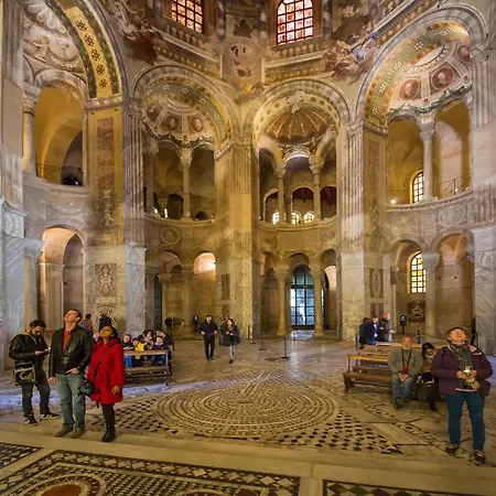 Turistico A *